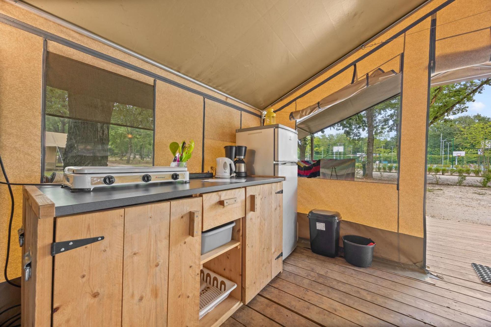 Easyatent Safari Tent Polari Kompleks wypoczynkowy *